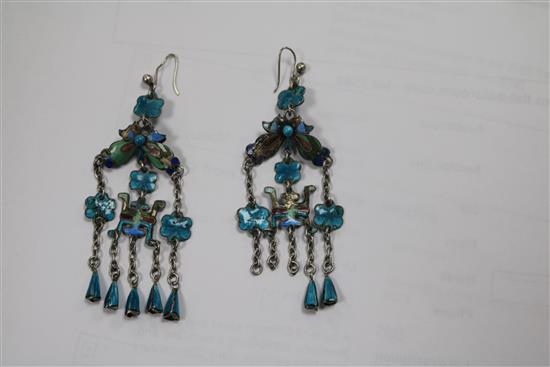 A suite of Chinese silver and enamel jewellery, comprising a necklace and matching earrings, early 20th century